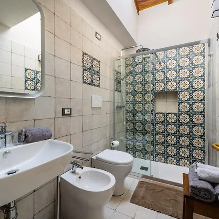 Gli Specchi - Steps To The Walls - 2 Smarttv *