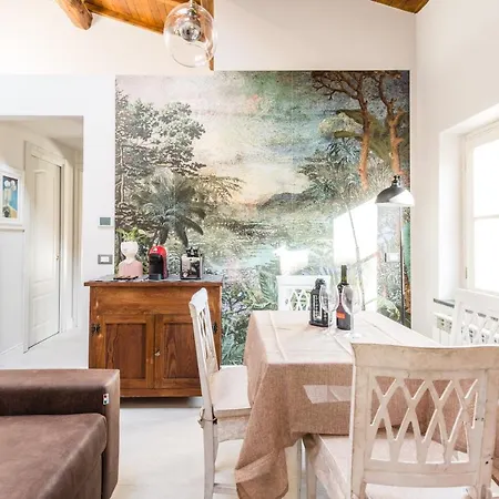 Gli Specchi - Steps To The Walls - 2 Smarttv Lägenhet Lucca