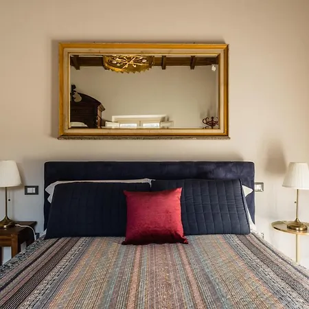 Gli Specchi - Steps To The Walls - 2 Smarttv Lägenhet Lucca